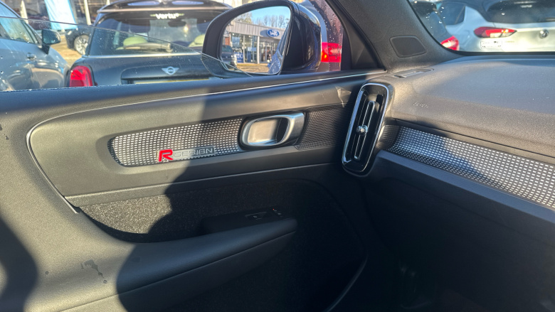 Volvo Xc40 1.5 T3 [163] R DESIGN 5dr Geartronic Petrol Estate